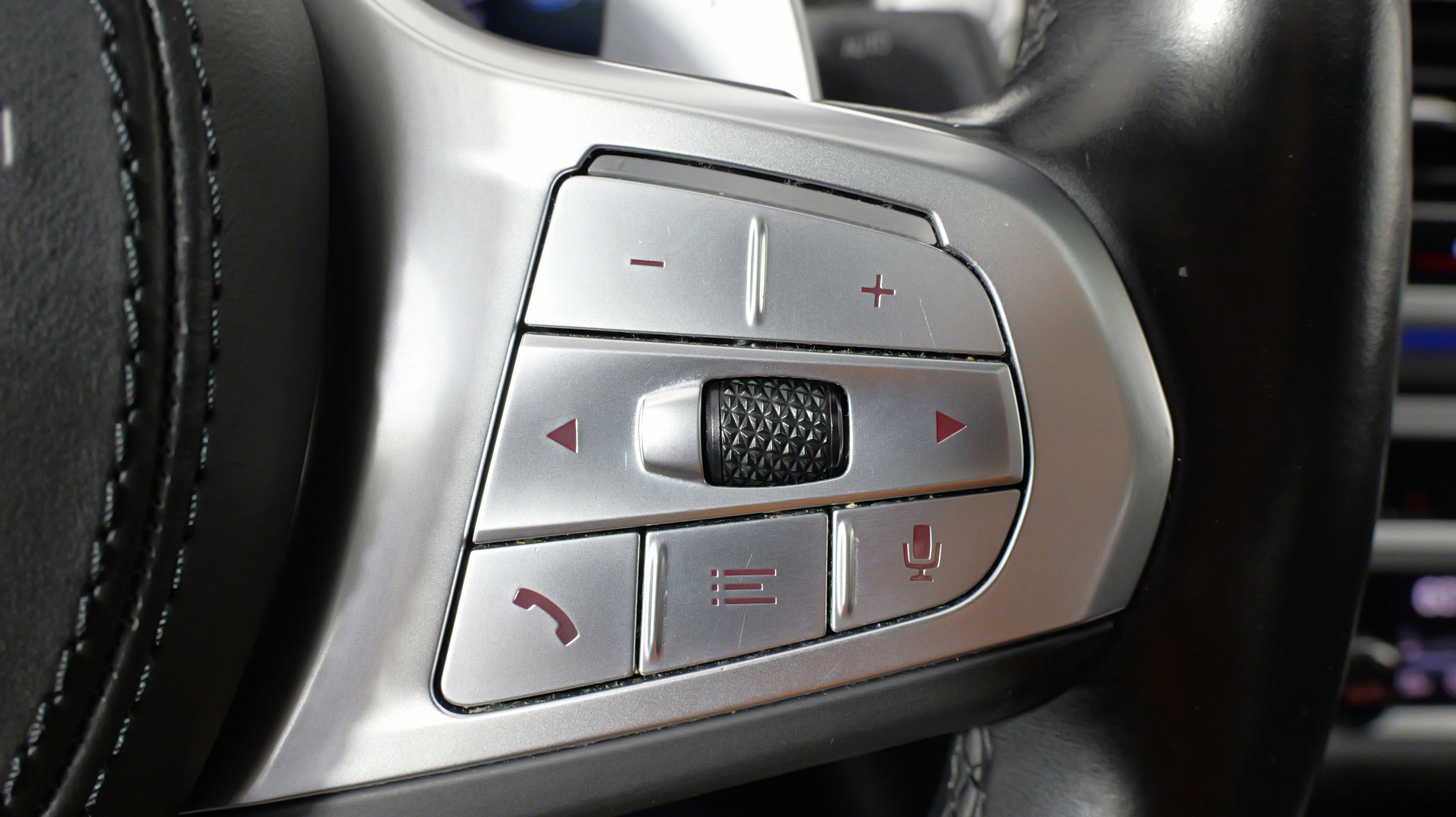 Used 2022 BMW 750i xDrive w/ Executive Package image 48