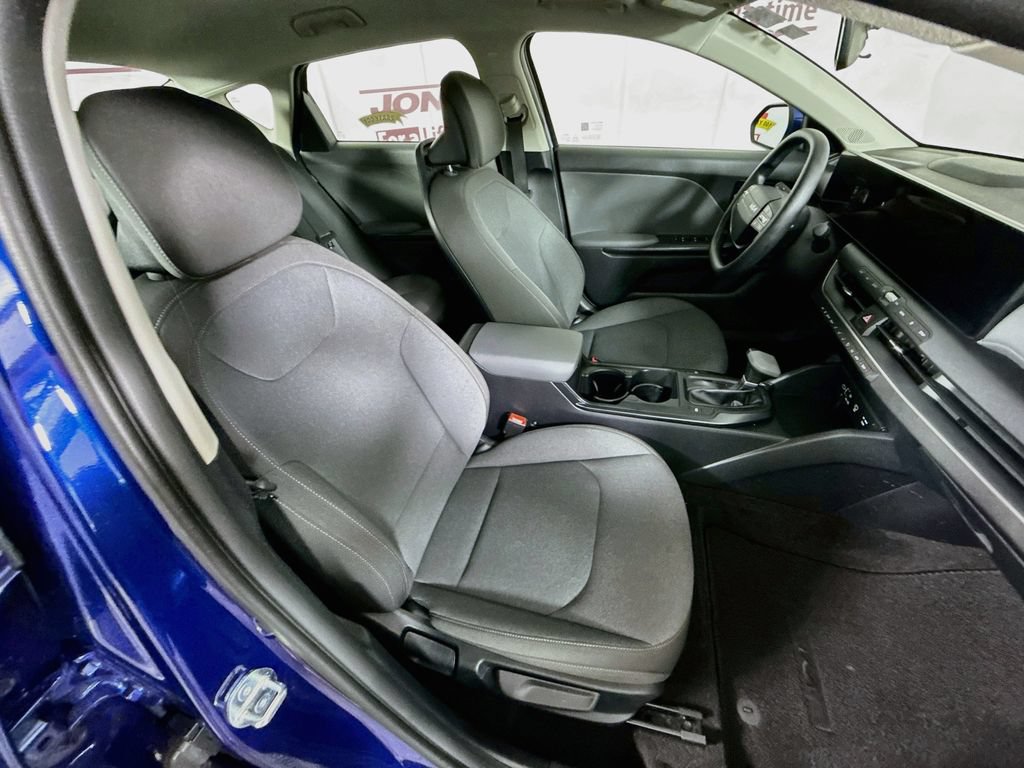 Certified 2025 Kia K4 FWD image 30