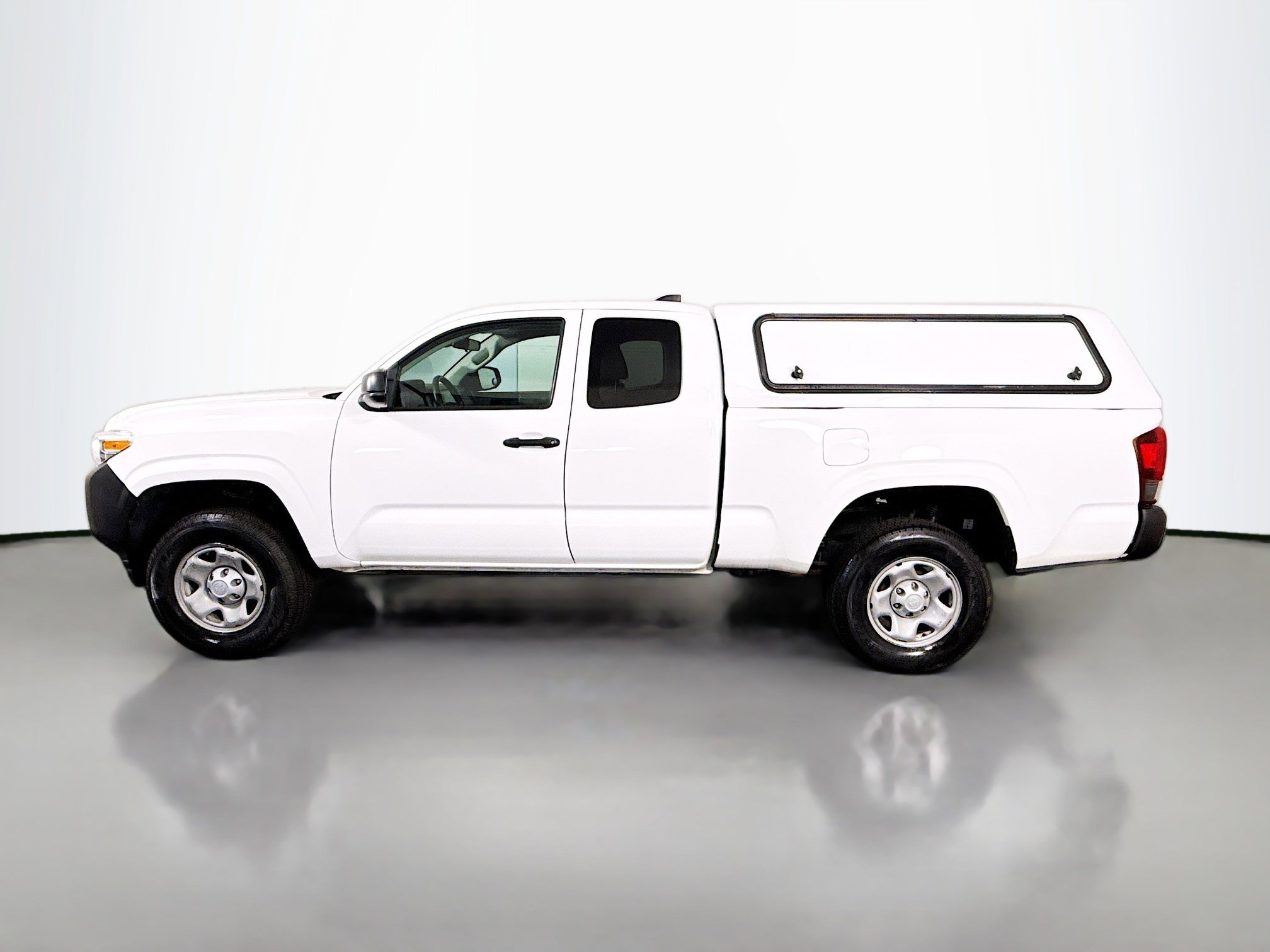 Used 2022 Toyota Tacoma SR image 6