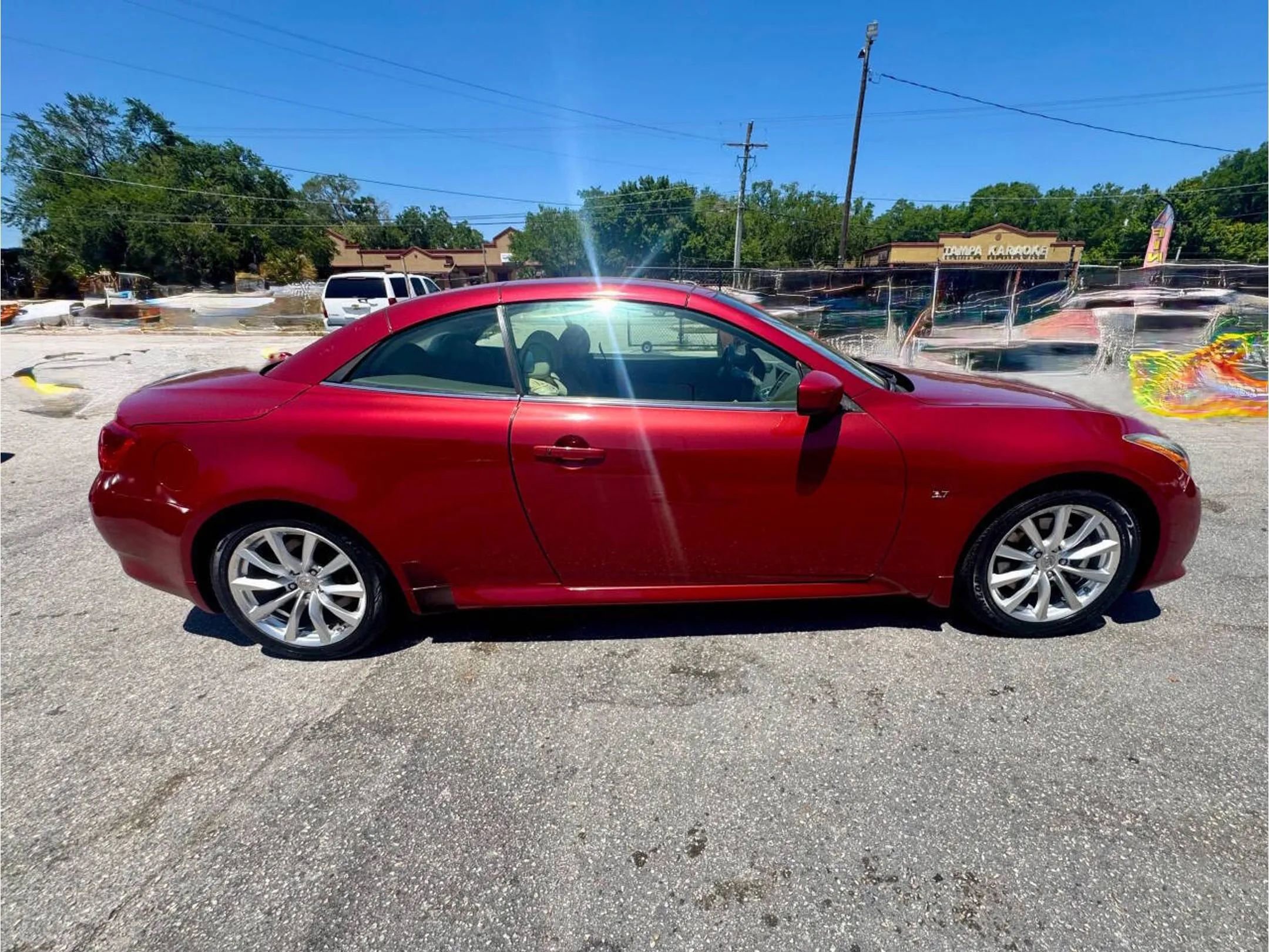 Used 2014 INFINITI Q60 Convertible w/ Premium Package RWD image 7