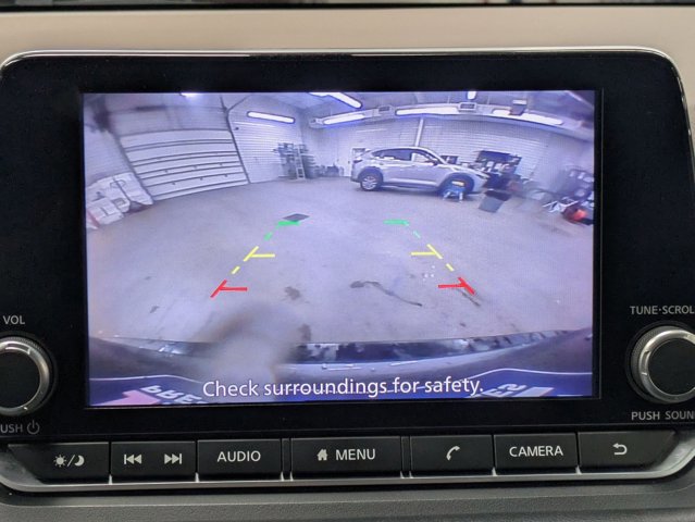 Used 2023 Nissan Rogue SV image 12