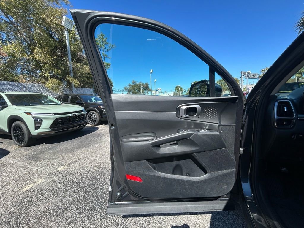 Used 2023 Kia Sorento LX image 31