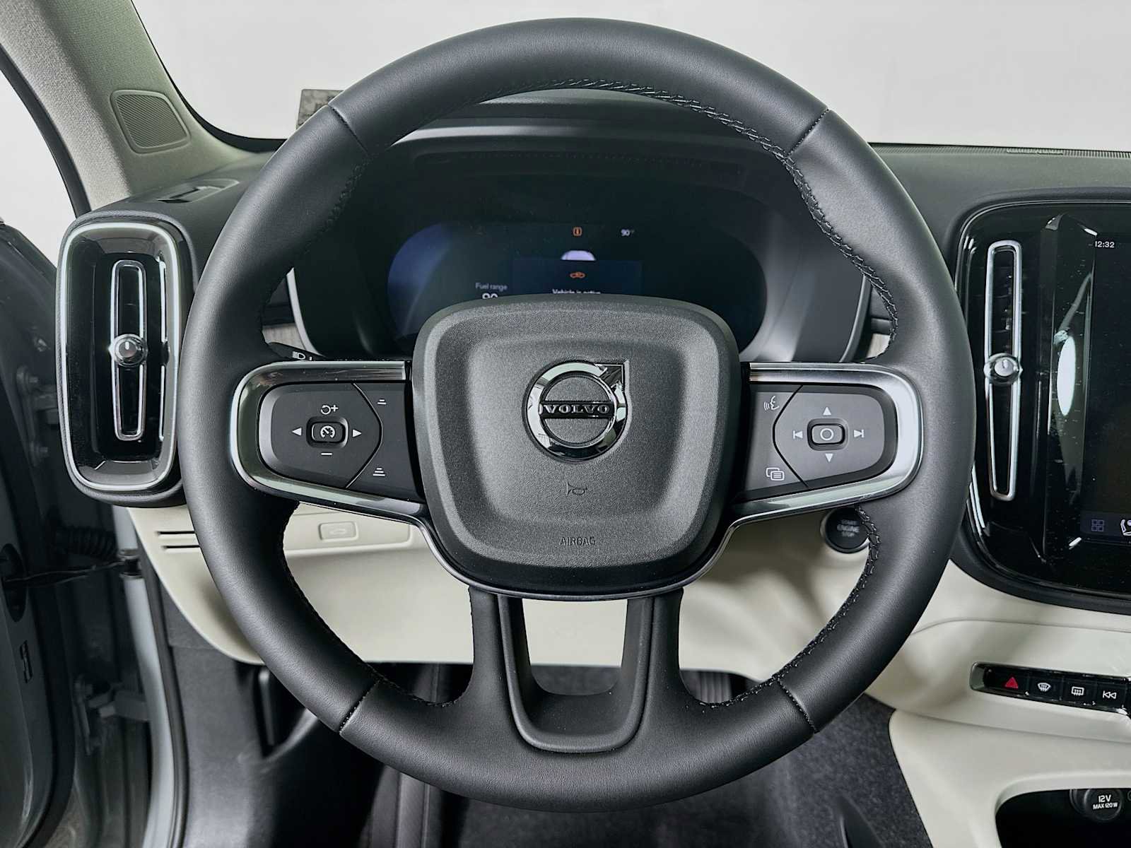 New 2026 Volvo XC40 B5 Ultra w/ Climate Package AWD/4WD image 11