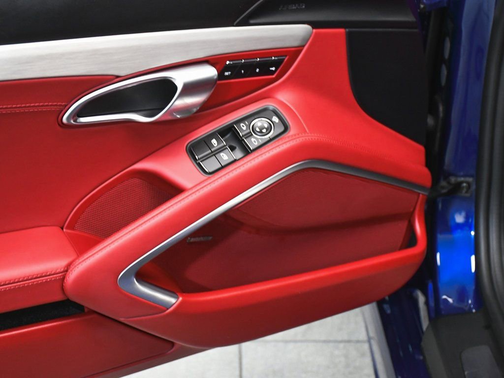 Used 2025 Porsche 718 Boxster GTS image 12