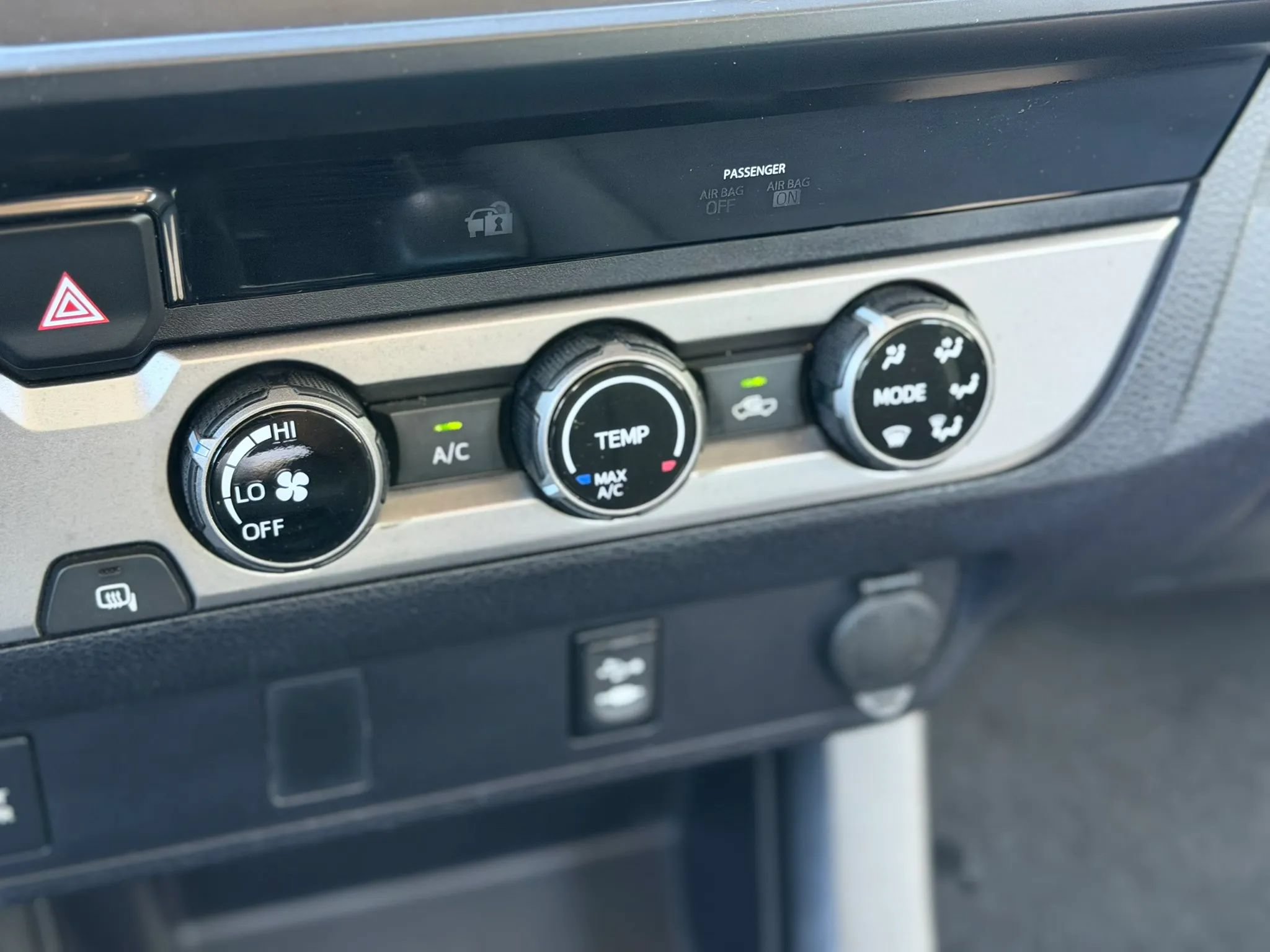 Used 2016 Toyota Tacoma SR RWD image 25