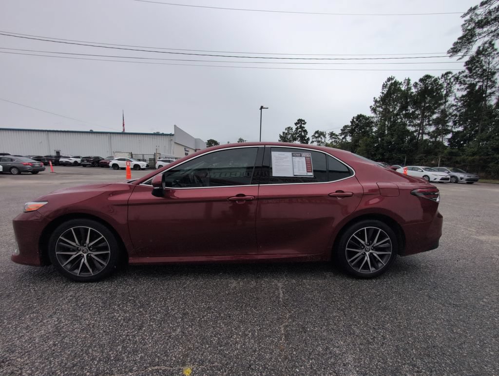 Used 2021 Toyota Camry XLE FWD image 5