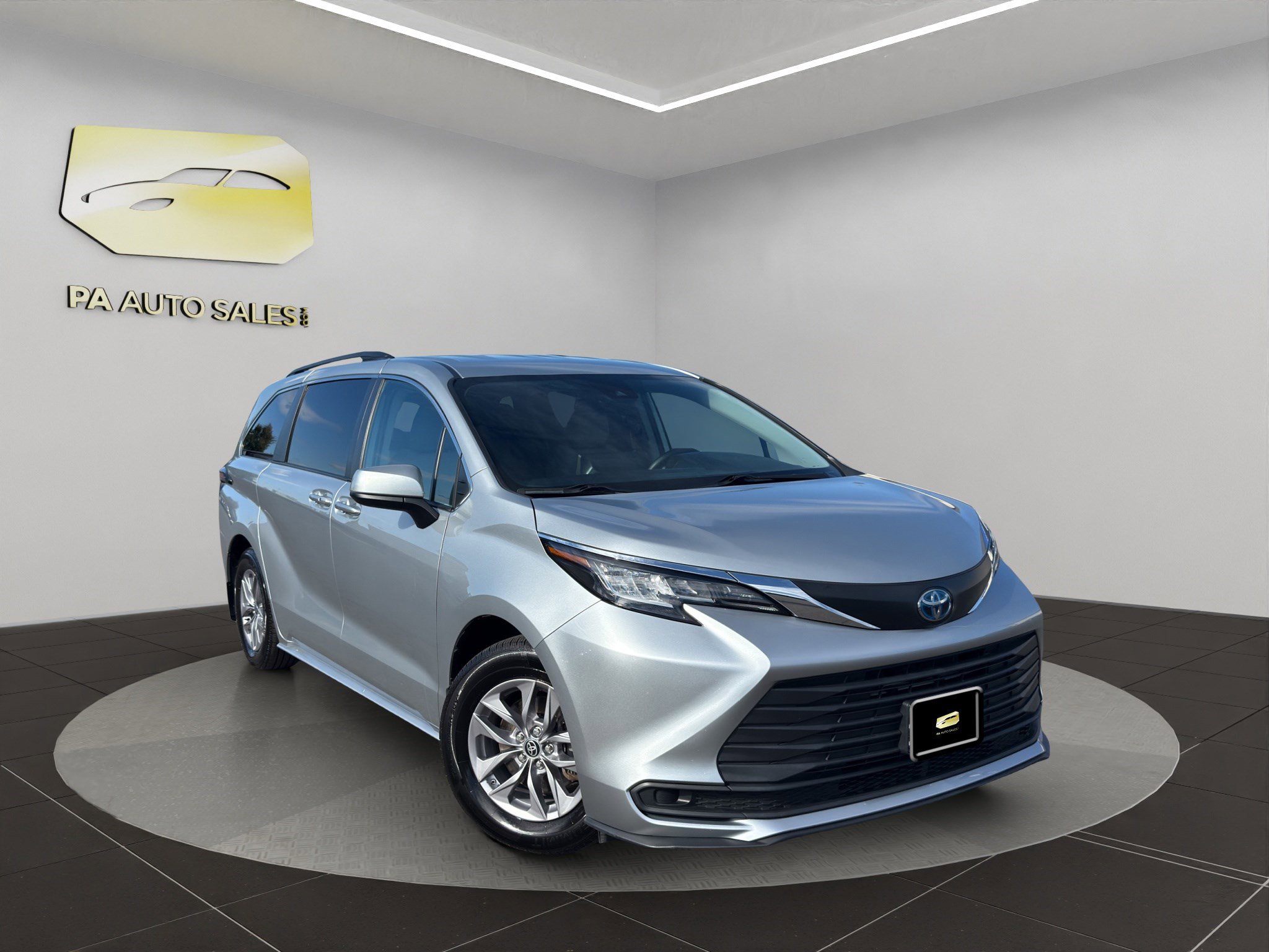 Used 2022 Toyota Sienna LE