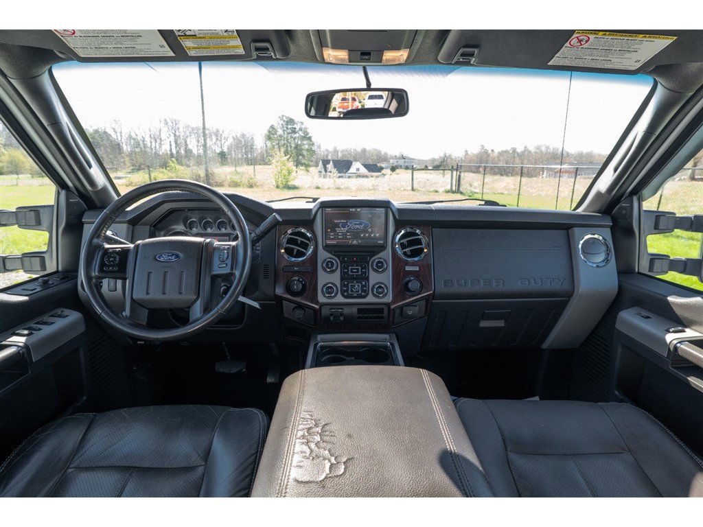 Used 2014 Ford F250 Lariat w/ Lariat Interior Package image 7