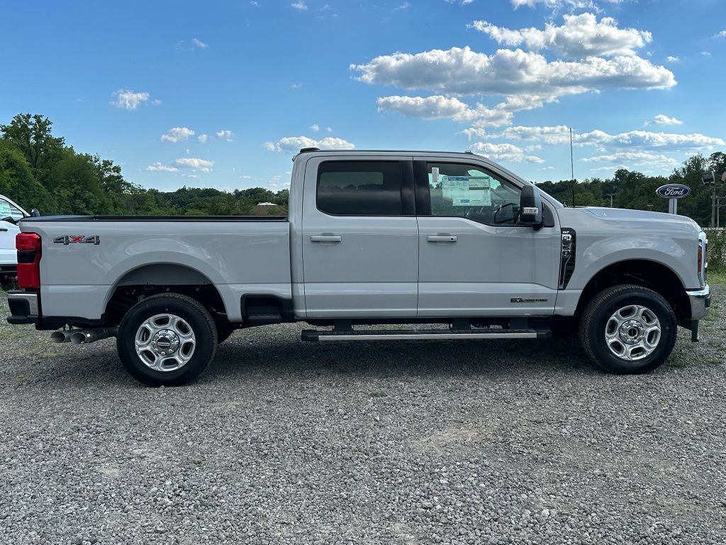 New 2026 Ford F250 XLT w/ XLT Premium Package AWD/4WD image 3