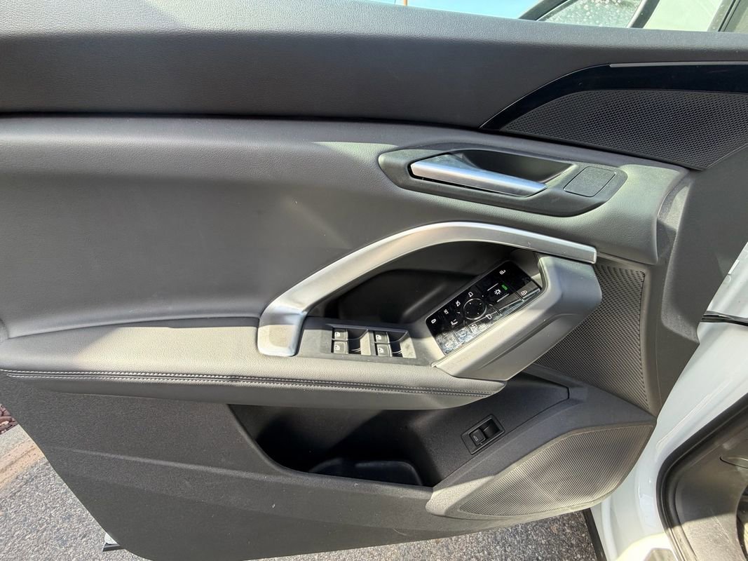 Used 2025 Audi Q5 Premium w/ Convenience Package AWD/4WD image 20