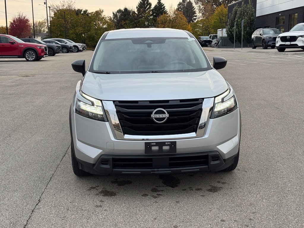 Used 2025 Nissan Pathfinder S AWD/4WD image 31