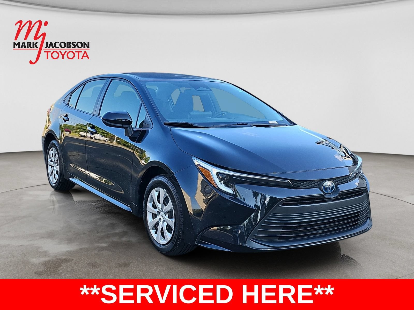 Used 2023 Toyota Corolla LE FWD image 4