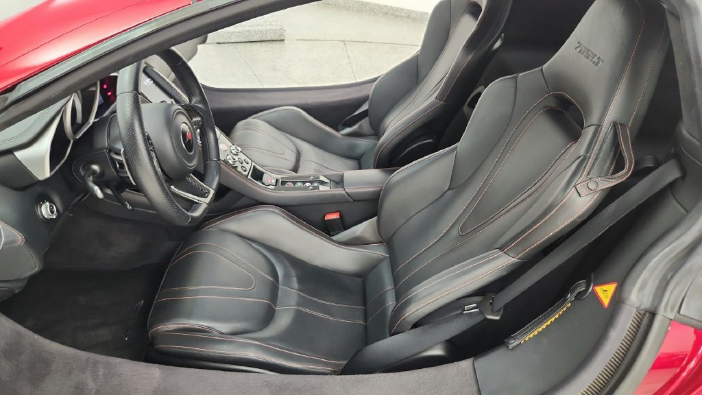 Used 2012 McLaren MP4-12C Coupe RWD image 36