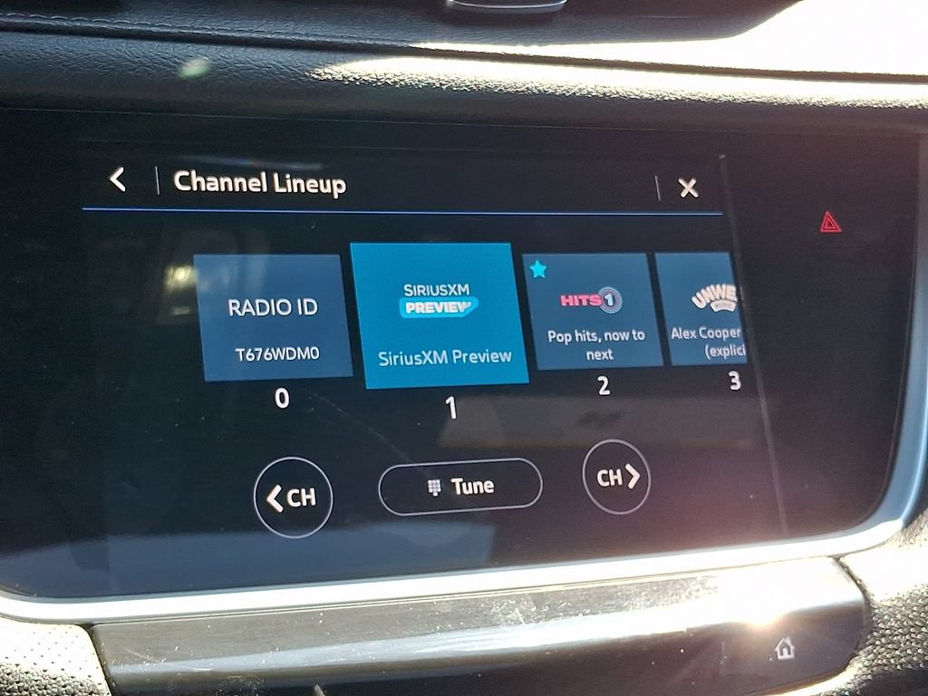 Used 2022 Cadillac XT5 Premium Luxury w/ Technology Package AWD/4WD image 19