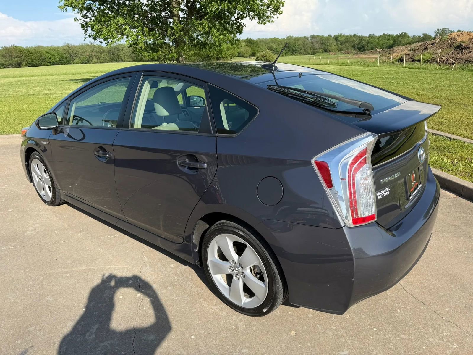 Used 2013 Toyota Prius Five FWD image 4