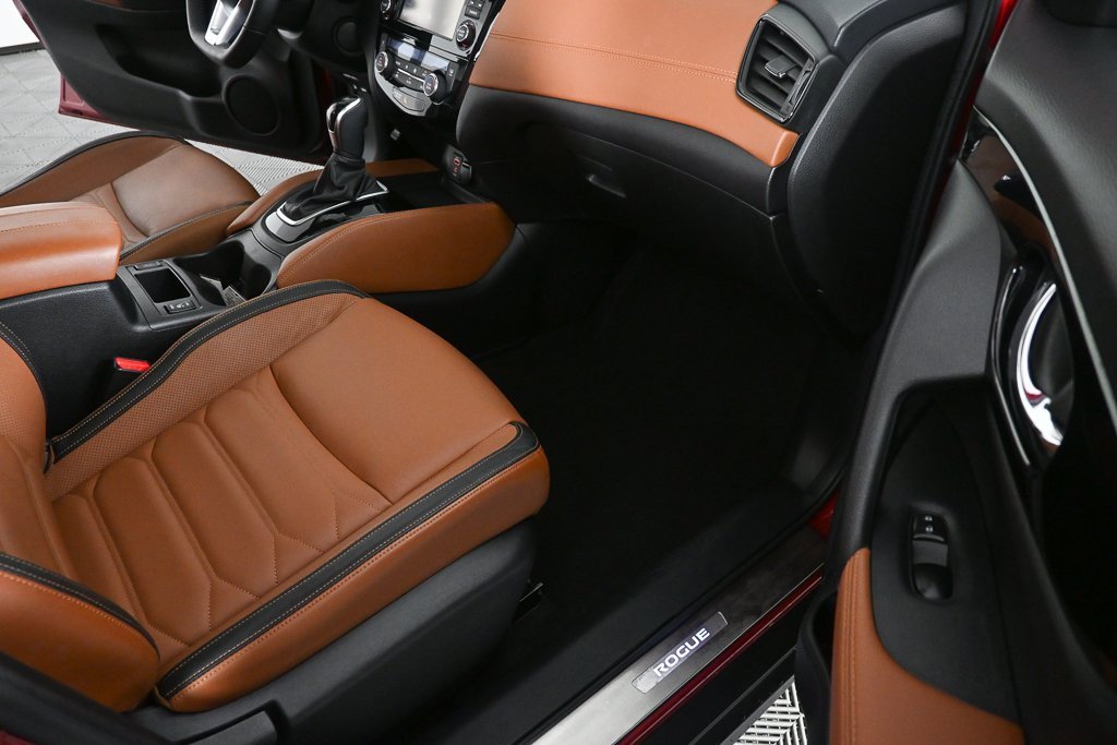 Used 2017 Nissan Rogue SL w/ SL Premium Package image 22