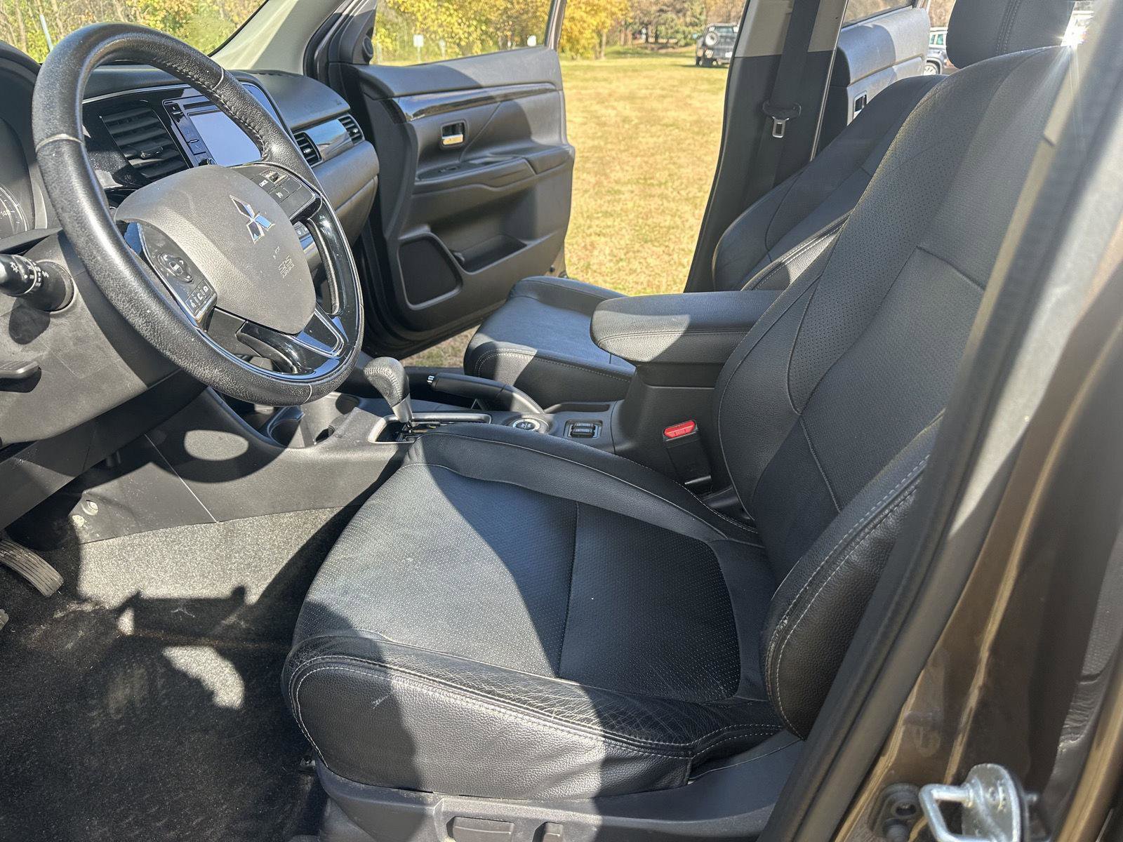 Used 2016 Mitsubishi Outlander SE image 10