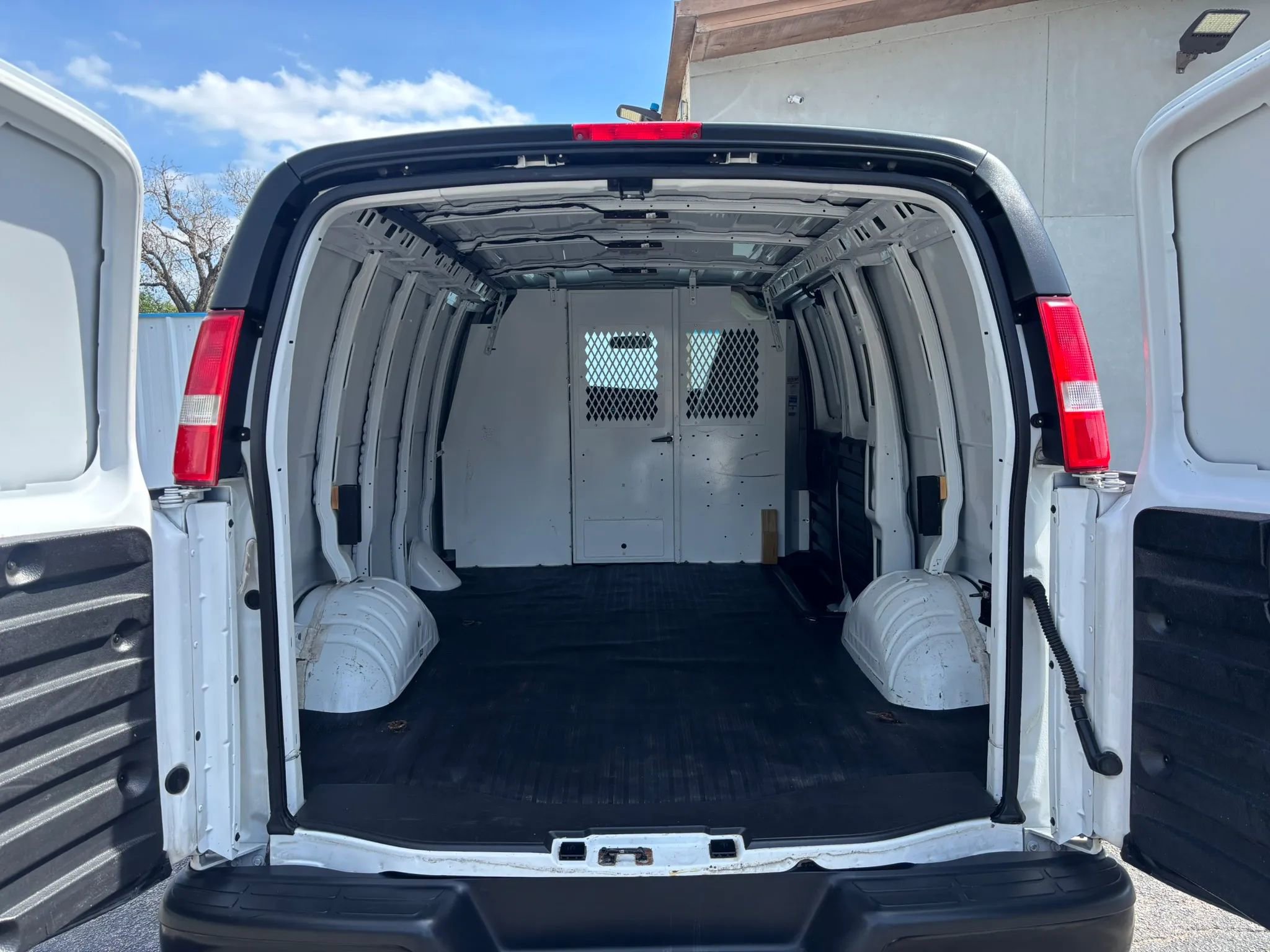 Used 2023 Chevrolet Express 2500 w/ Driver Convenience Package RWD image 5