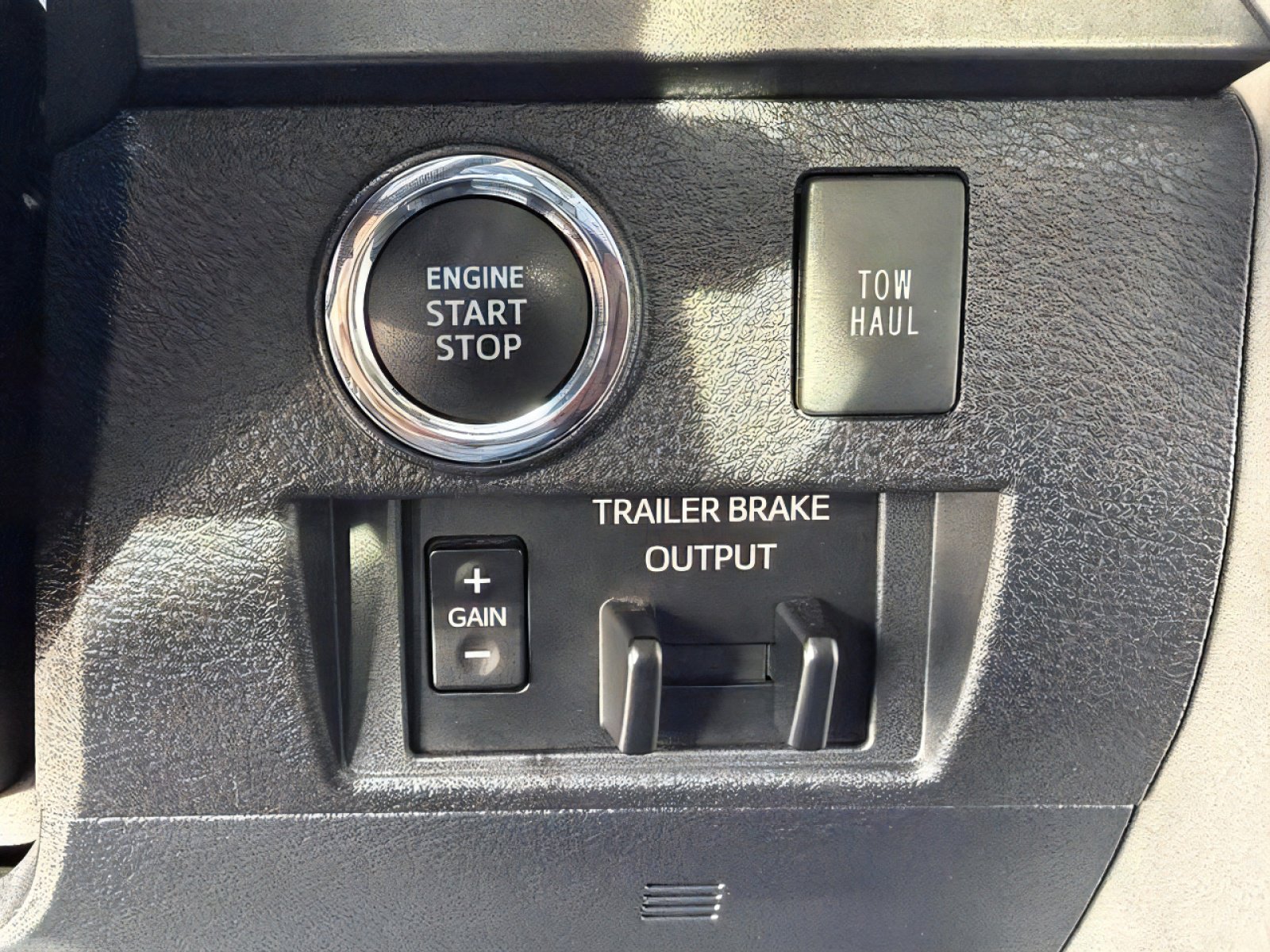 Used 2020 Toyota Tundra SR5 w/ TRD Sport Package AWD/4WD image 33