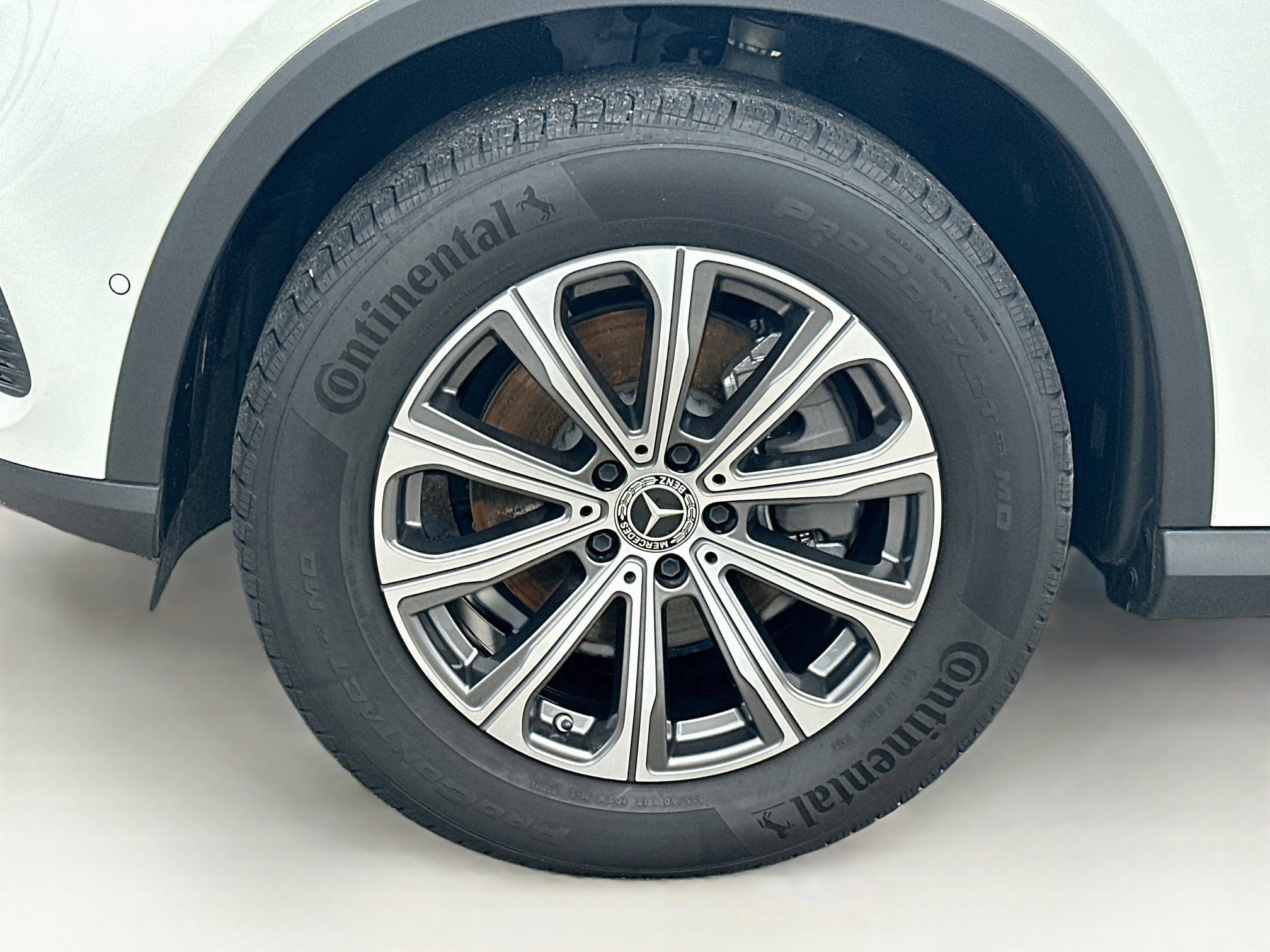 Used 2025 Mercedes-Benz GLC 300 4MATIC image 36