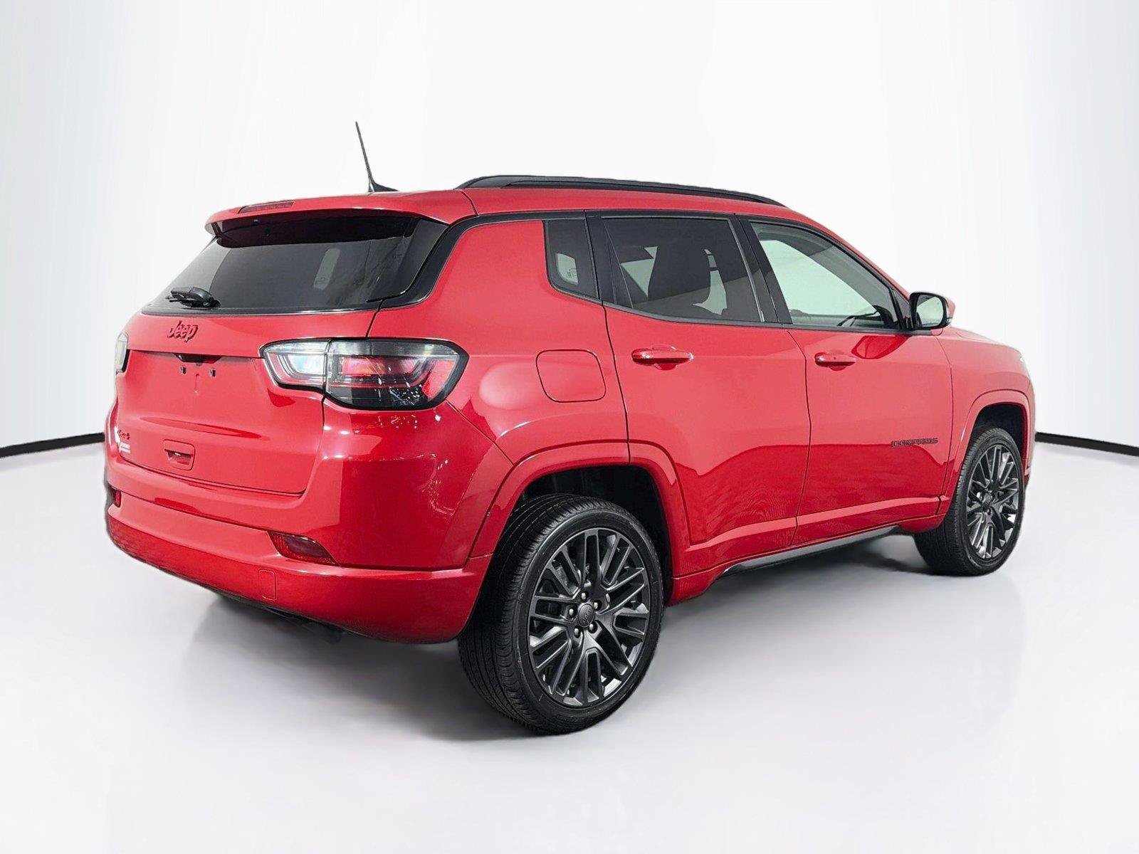Used 2022 Jeep Compass Limited w/ (RED) Package AWD/4WD image 11