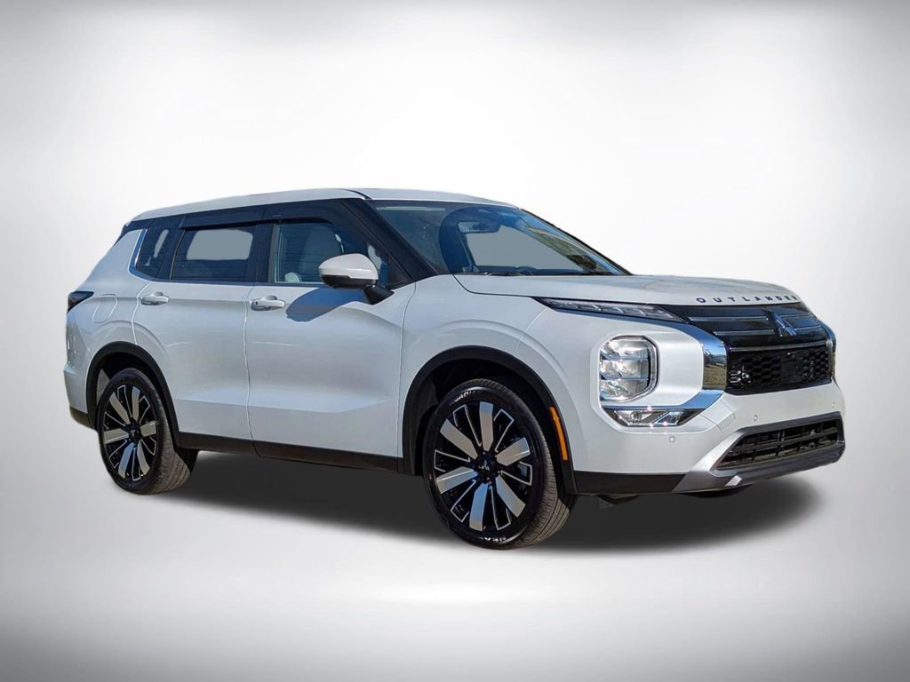 New 2026 Mitsubishi Outlander SE FWD image 2