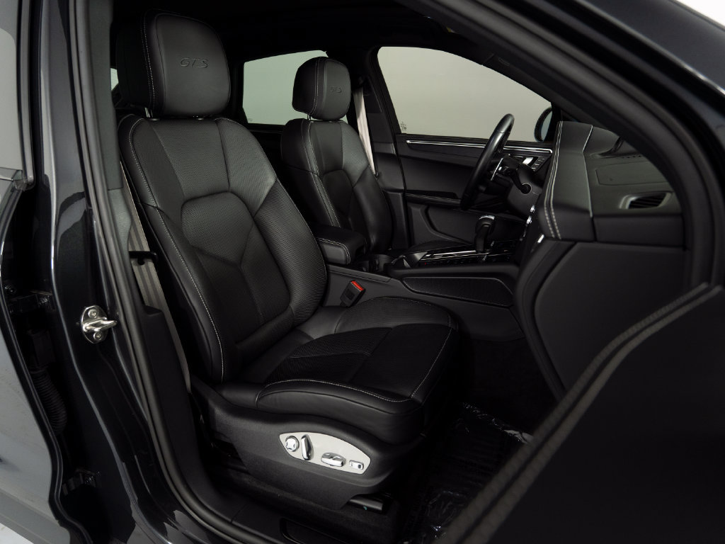Certified 2023 Porsche Macan GTS AWD/4WD image 38