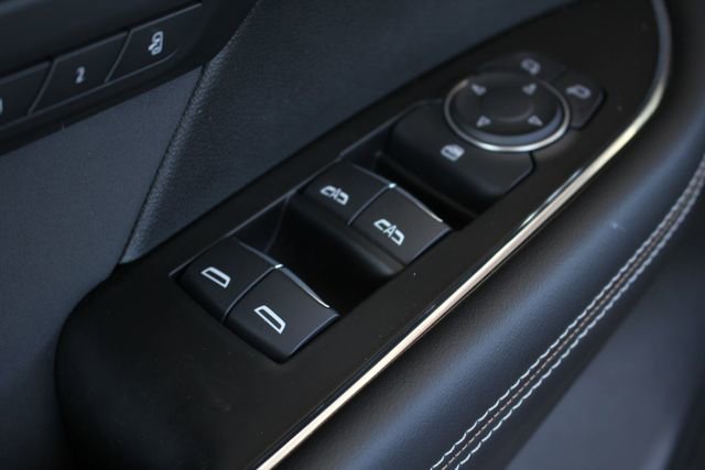 Used 2025 Buick Envision Sport Touring image 23