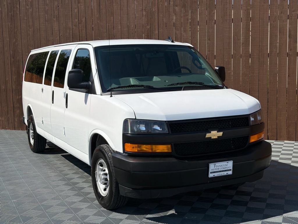 Used 2025 Chevrolet Express 3500 LS RWD image 9