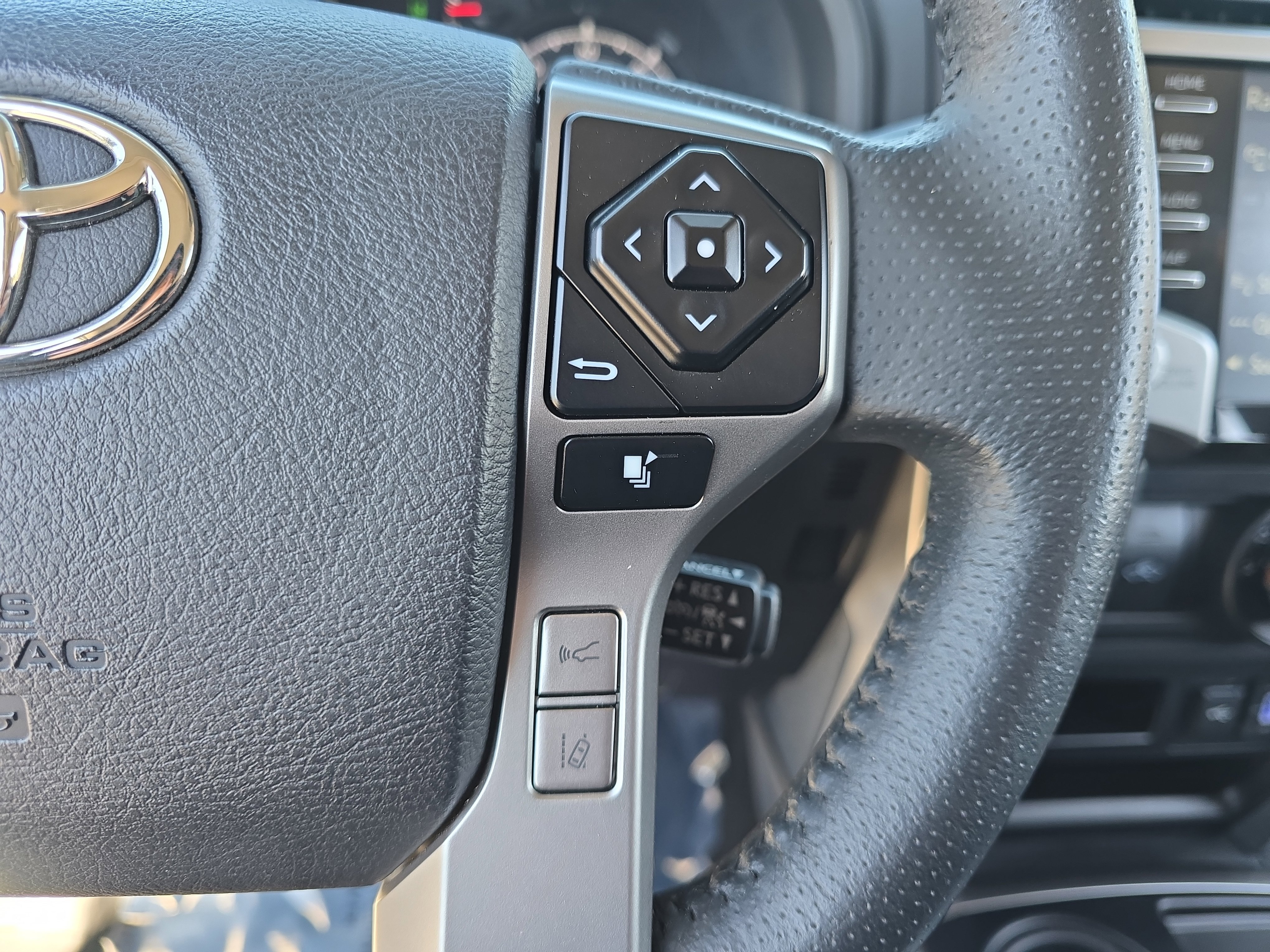 Used 2023 Toyota 4Runner SR5 image 17