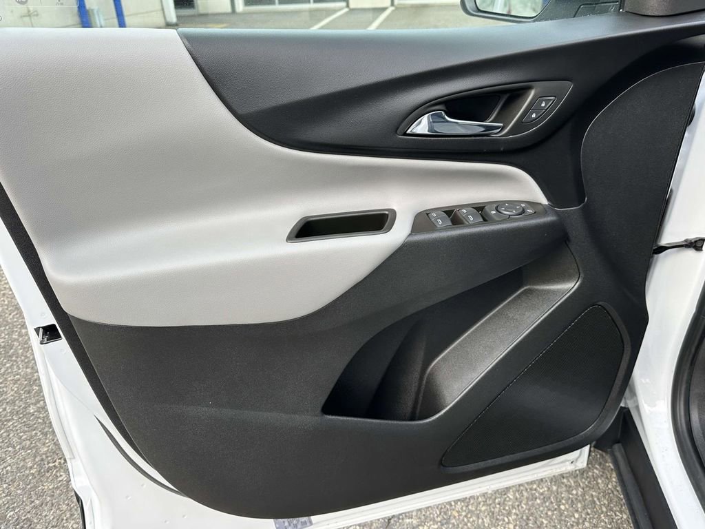 Used 2023 Chevrolet Equinox LS w/ LS Convenience Package image 14