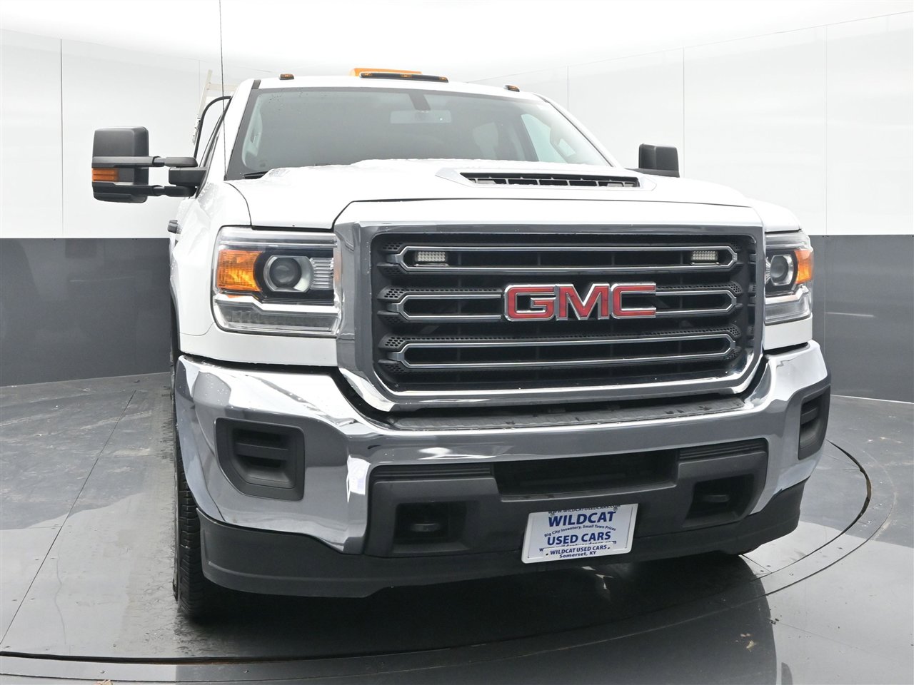 Used 2018 GMC Sierra 2500 2WD Crew Cab w/ Sierra Convenience Package image 2