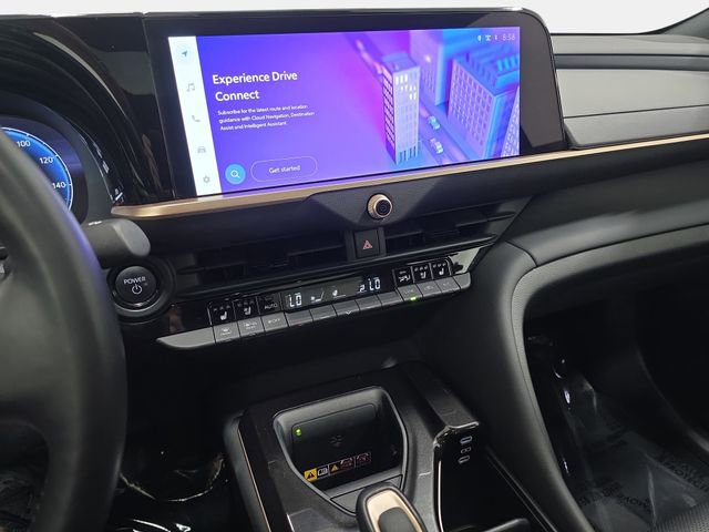 Certified 2024 Toyota Crown Limited image 17