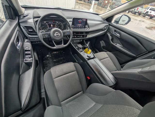 Used 2024 Nissan Rogue SV image 5