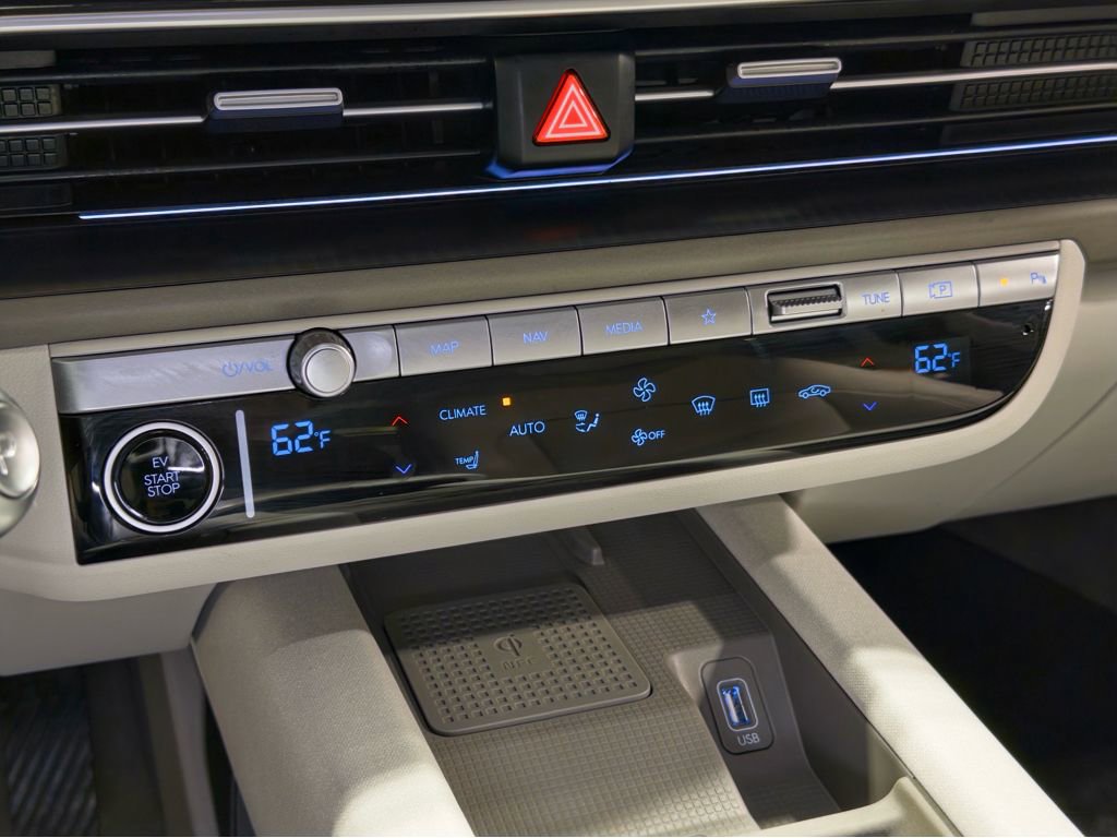 Used 2024 Hyundai Ioniq 6 SEL image 15