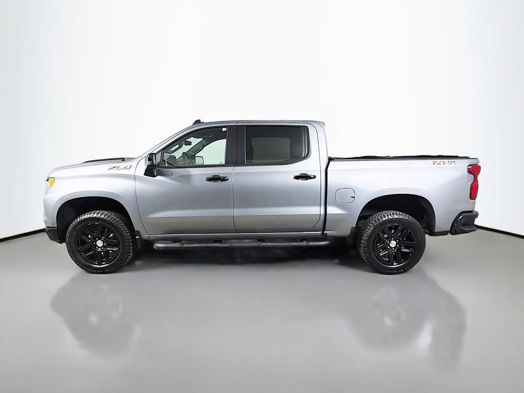 Used 2025 Chevrolet Silverado 1500 LT Trail Boss w/ Convenience Package II AWD/4WD image 9
