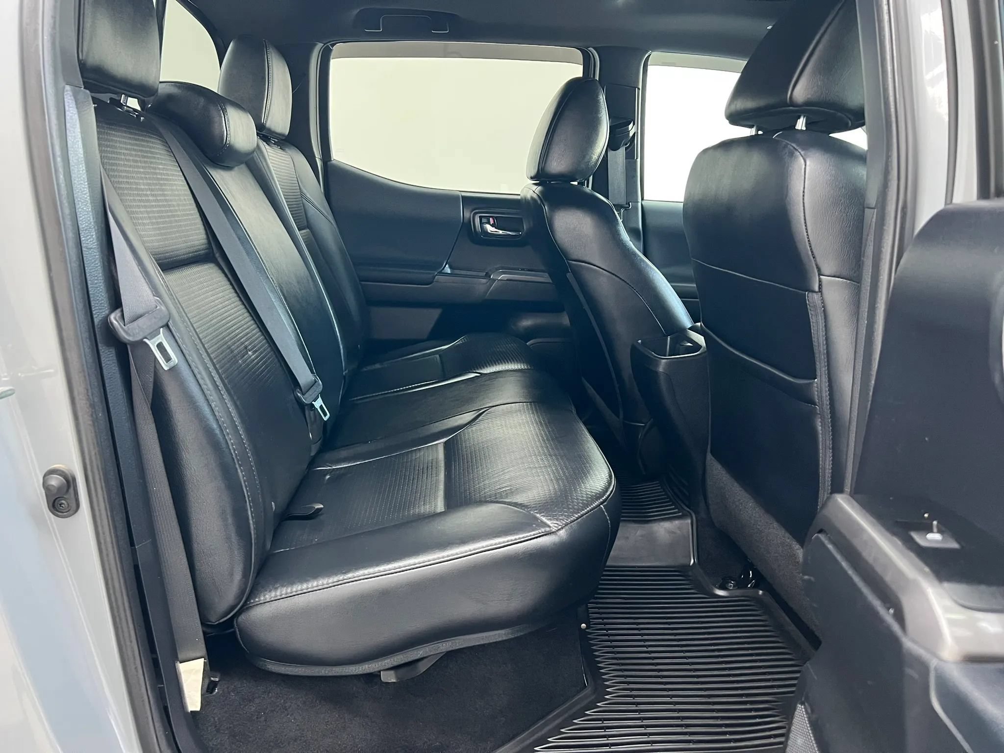 Used 2019 Toyota Tacoma TRD Off-Road AWD/4WD image 16