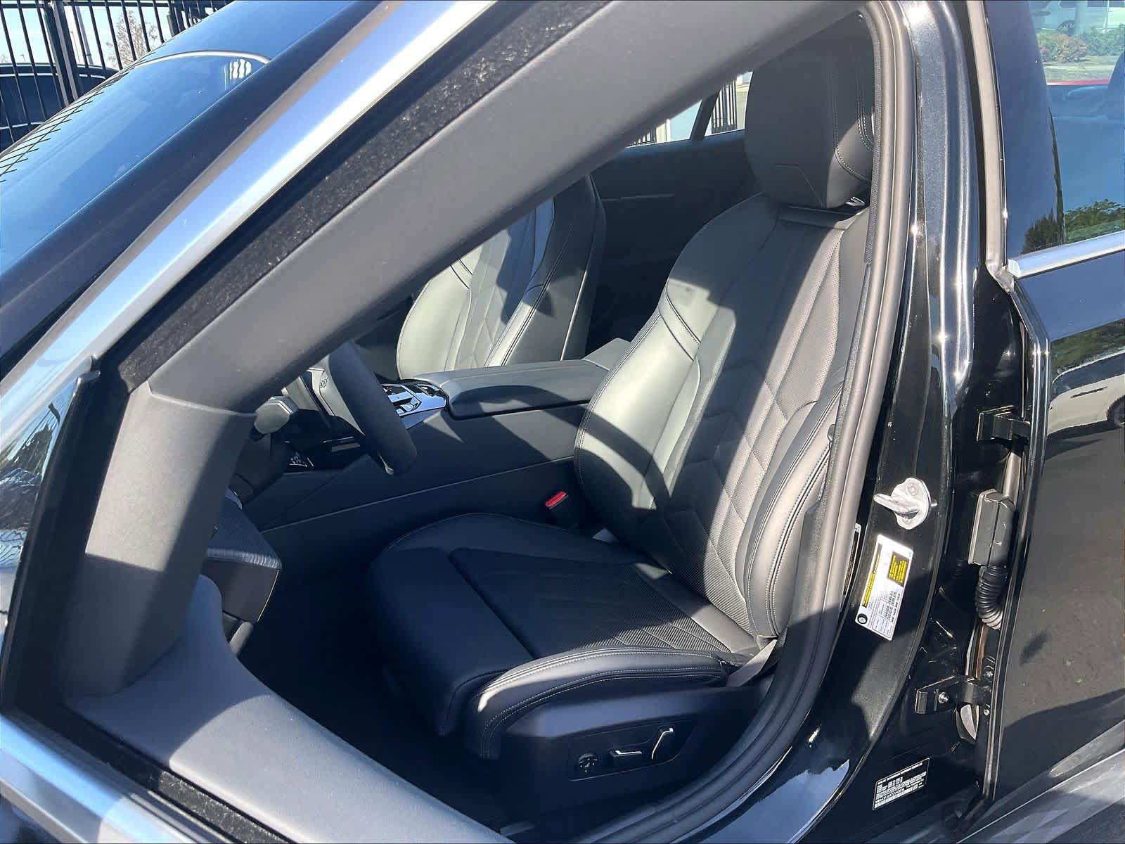 Certified 2026 BMW 530i w/ Premium Package RWD image 28