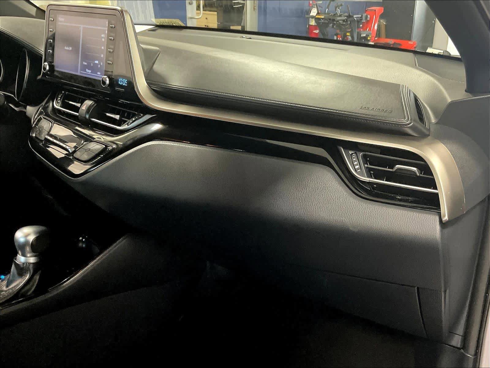 Used 2019 Toyota C-HR XLE image 13