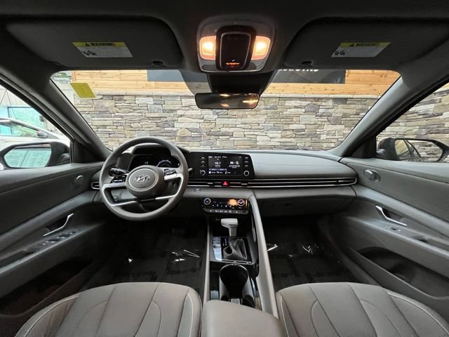 Used 2023 Hyundai Elantra Blue FWD image 18