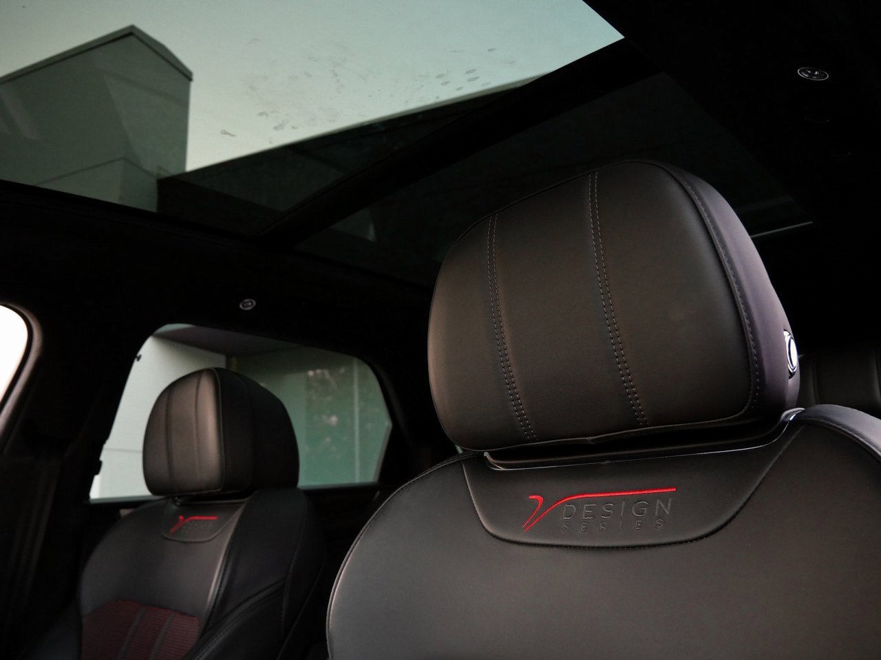 Used 2020 Bentley Bentayga image 16