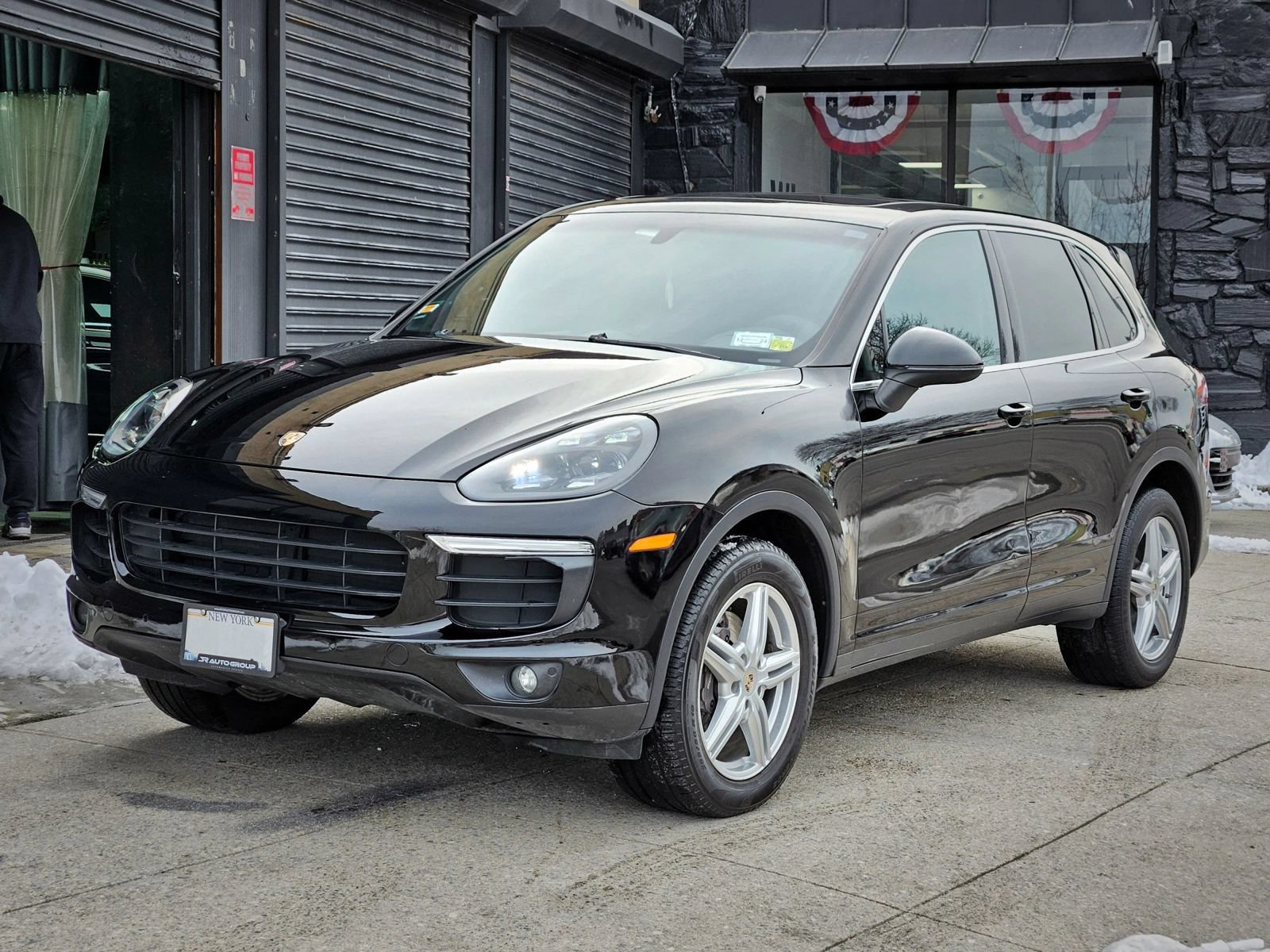 Used 2016 Porsche Cayenne AWD/4WD image 1