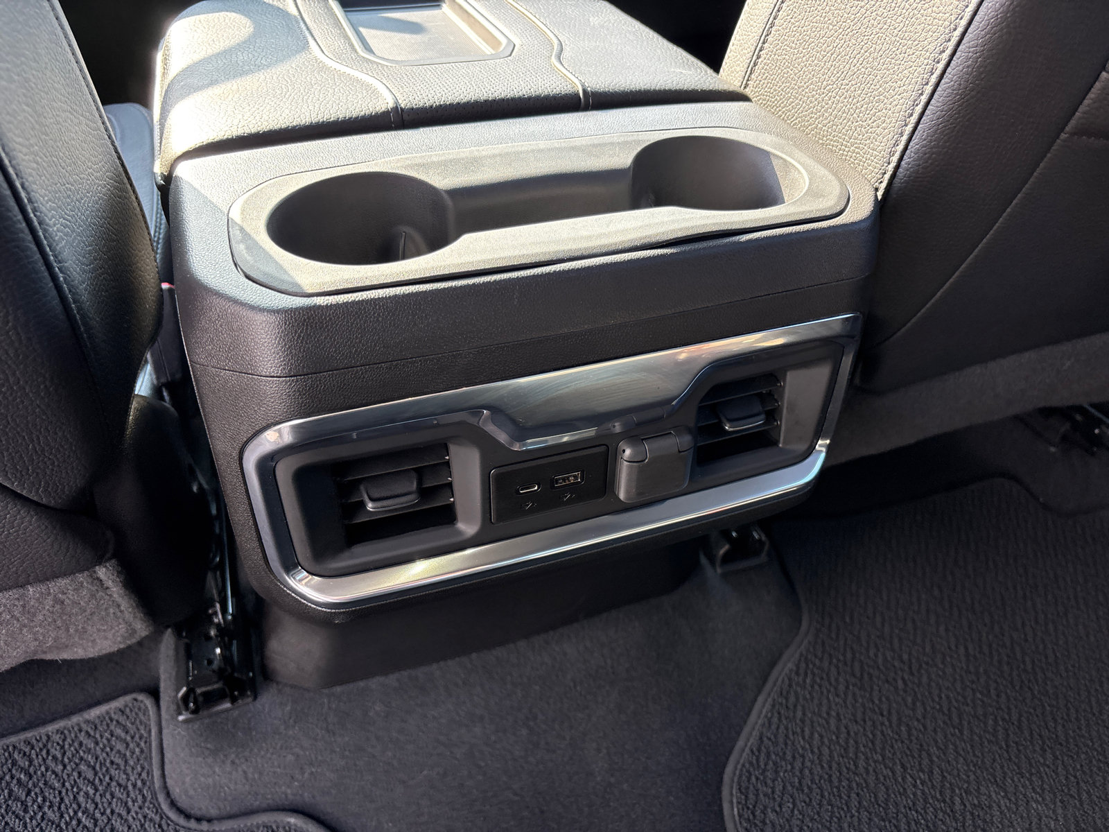 Used 2022 GMC Sierra 1500 Denali w/ Denali Premium Package AWD/4WD image 32