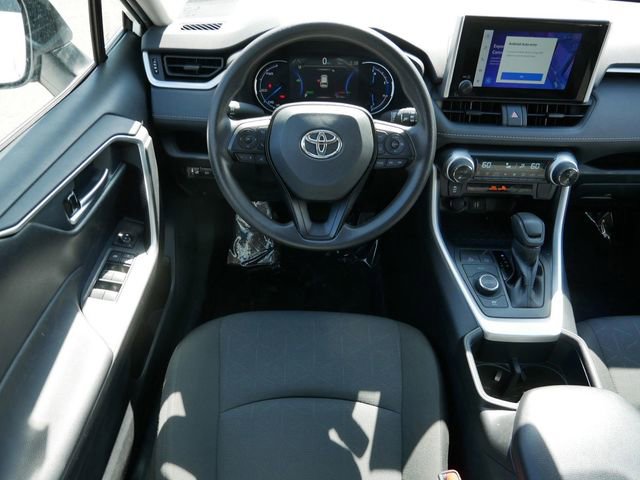 Used 2025 Toyota RAV4 XLE AWD/4WD image 12