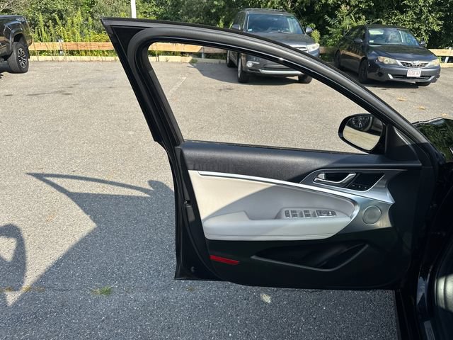 Used 2022 Genesis G70 2.0T w/ Prestige Package RWD image 24