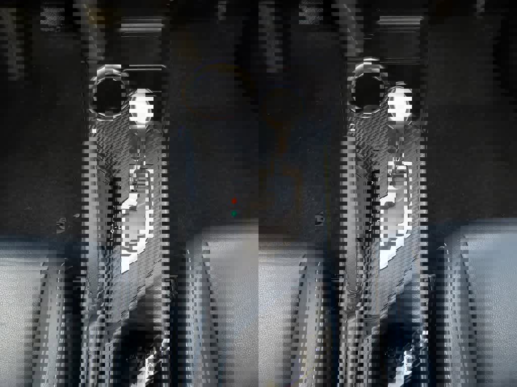 Used 2015 Toyota RAV4 Limited image 25