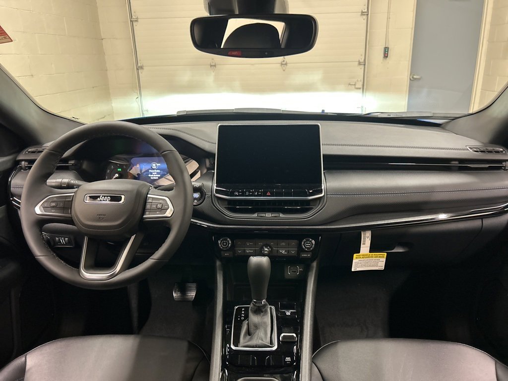 New 2026 Jeep Compass Latitude image 18