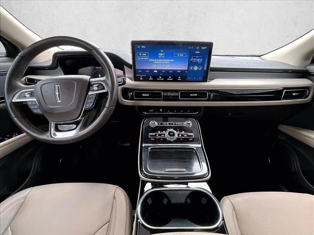 Used 2023 Lincoln Nautilus FWD image 16