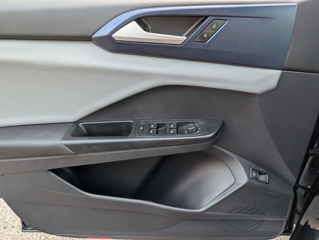 Used 2022 Volkswagen Taos SE image 26