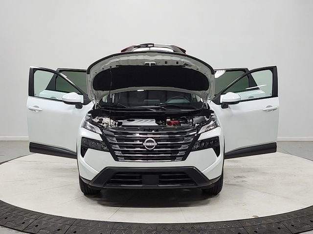 Used 2025 Nissan Rogue SV FWD image 10